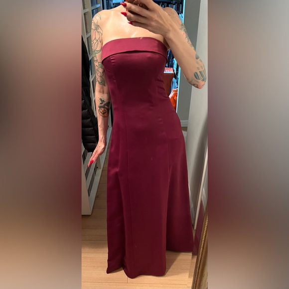 Wine coloured floor length bridesmaid/prom dress - Picture 6 of 7